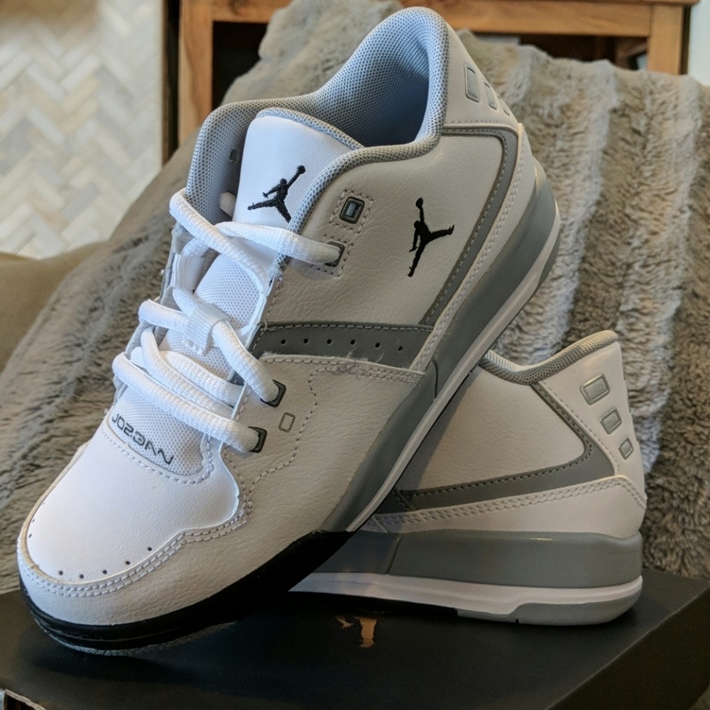 NEW KIDS JORDAN FLIGHT 23 BP SZ 1Y